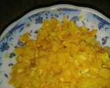A picture of step 1 of Chicken corn soup with chicken buns.