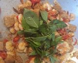 Foto langkah ke 6 dari resep Udang sambal iris.