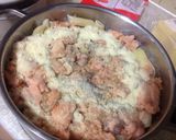 Foto langkah ke 5 dari resep Cheesy Smoked Salmon Pasta Bake.