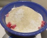Foto langkah ke 3 dari resep Kue kelapa parut merah putih.
