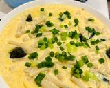 Hình bước làm 3 của món Trứng hấp đậu hũ trứng, nấm & trứng bắc thảo