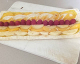 Foto del paso 4 de la receta: Cinta de crema con frutilla
