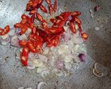 Foto langkah ke 3 dari resep Pad Krapow.