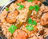 A picture of step 5 of Chicken yakhni pulao.