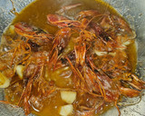 Foto del paso 3 de la receta: Rigattoni en salsa de gambitas rojas