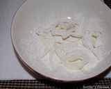 A picture of step 3 of Crispy brown onions.