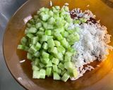 Une image de l'étape 7 de Salade de riz aux deux tomates, concombre et coriandre.