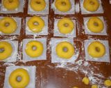 Foto langkah ke 7 dari resep Donat Labu Kuning Lembut 🍩.