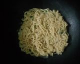 Foto langkah ke 5 dari resep Omelete Mie.
