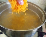 Foto del paso 2 de la receta: Consomé de pollo