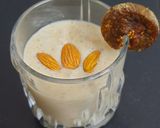 A picture of step 3 of Anjir almond milkshake.