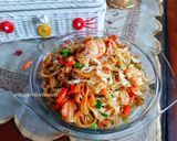 Foto langkah ke 4 dari resep Kwetiau Udang Goreng.