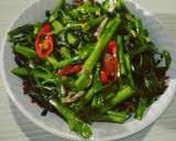 Foto langkah ke 3 dari resep Cah kangkung nyami.
