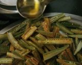 मसालेदार भिंडी (Masaledar bhindi recipe in hindi) रेसिपी चरण 2 फोटो