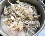 รูปขั้นตอนการทำที่ 3 ของ ต้มข่าไก่ใส่หัวปลี