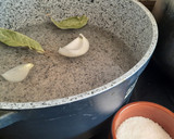 Foto del paso 1 de la receta: Salsa verde "A mi bola" con merluza cocida