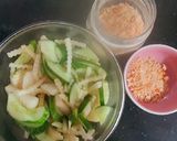 Hình bước làm 2 của món Gỏi su hào dưa leo tôm khô