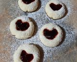 Une image de l'étape 11 de Biscuits coeur à la confiture de cerises 🍒.
