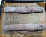 Foto langkah ke 8 dari resep Choco Cranberry Walnut Baguette.