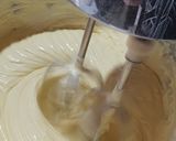 Foto langkah ke 6 dari resep Lemon Pound Cake.