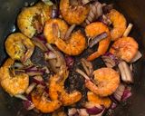A picture of step 3 of Gamberi noodles = "one pot creamy shrimp tomato pasta" but with noodles 🇮🇹🍜🤓.