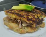 Foto del paso 7 de la receta: Pancakes🥯salados de vegetales🍗rellenos🫑de pollo y queso🧀🥑🧅