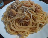 Foto del paso 5 de la receta: Espaguetis con gambas y gulas