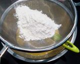 Foto langkah ke 4 dari resep Bolu karamel.