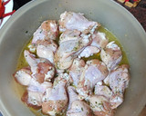 Foto del paso 1 de la receta: Jamoncitos de pollo con panaderas de calabacín y papas