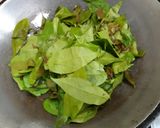 รูปขั้นตอนการทำที่ 2 ของ ใบเหลียงผัดไข่