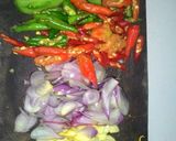 Foto langkah ke 2 dari resep Oseng Si Hitam Cumi.