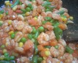 Foto langkah ke 6 dari resep Udang asam manis.