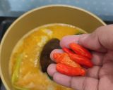 Foto langkah ke 5 dari resep Sup Kuning Ikan Dory Fillet.