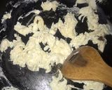 A picture of step 3 of Egg fried rice.