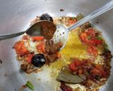 A picture of step 5 of Fish majboos Rice.