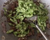 Foto langkah ke 3 dari resep Oseng daging buncis.