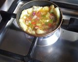 Foto langkah ke 7 dari resep Telur Dadar Goreng Tepung Daun Kelor.