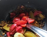 A picture of step 4 of Soya Bean Curry.