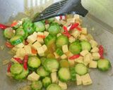 Foto langkah ke 5 dari resep Cah Gambas Tahu Putih.