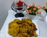 A picture of step 2 of Potato and onion and spinach pakora.