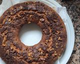 Foto del passaggio 5 della ricetta Ciambella alle noci e gocce di cioccolato