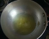 A picture of step 1 of Besan sheera.