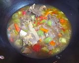 Foto langkah ke 7 dari resep Asem-Asem Iga Sapi dan Daging Seger.