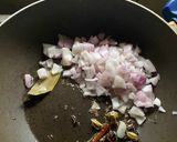 A picture of step 3 of Malvani Chicken Hirva Masala.