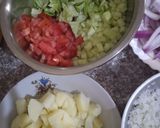 صورة لخطوة 1 من وصفة 🥒 سلطة صيفية بالارز خفيفة 🥕 وبنينة 🍅