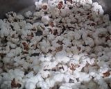 Foto del paso 2 de la receta: Pororó "Tatina" (Pop Acaramelado, Pochoclo, Palomitas dulces, Pipoca, Popcorn, o como lo llamen)