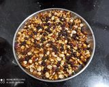 A picture of step 5 of Dry fruit and chocolate Chikki.