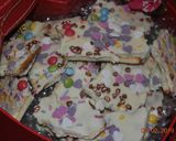 A picture of step 6 of Saltine chocolate crackers.