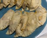 Foto del paso 4 de la receta: Empanadillas de pollo y champiñones al curry