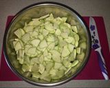Fokhagymás sajt, cukkiniből recept fázis 1 fotója